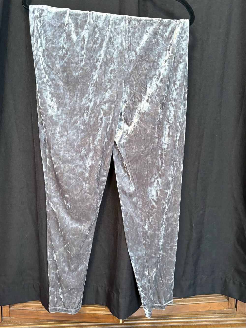 Dreams & Co plus-size silver/grey crushed velvet pajama pants. Sz. 1 - 18/20